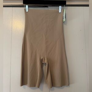 NWT Jockey Hi Waist Mini Shaper. Style Nude 6672. Size XL. No panty line promise